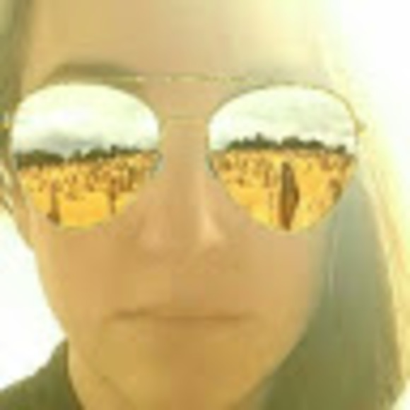 Meet your Posher, Brianne - Picture 1 of 1